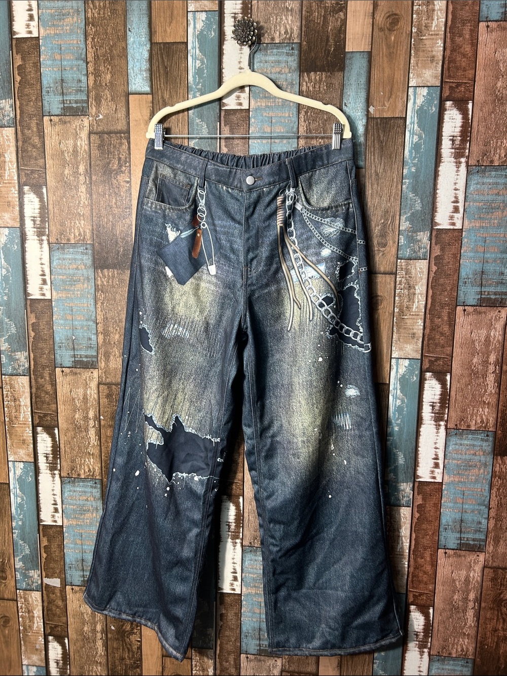 Wide-Leg Distressed Men's Jeans in Washed Blue